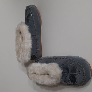 NWOT LUCKY BRAND gray leather faux fur moccasin shoes Sz 5M/35